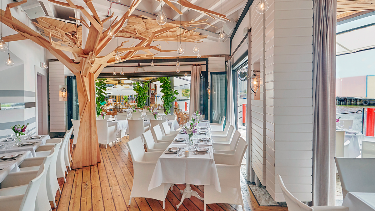The Modern Garden at Seaspice is the perfect private room for a fancy soiree.