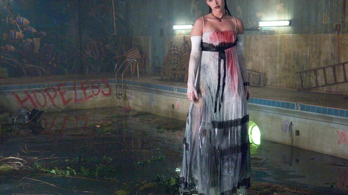 Megan Fox is the most beautiful and sought-after girl in school. Just one little problem. DOANE GREGORY / 20TH CENTURY FOX