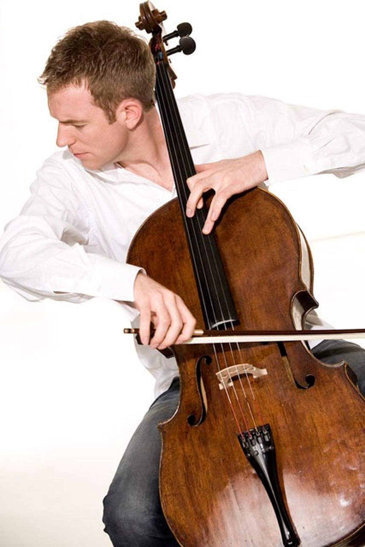 Cellist Johannes Moser performs with the New World Symphony.