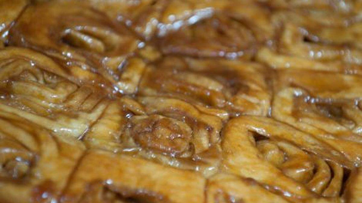 Cinnamon buns brings Miamians down to the Redlands.