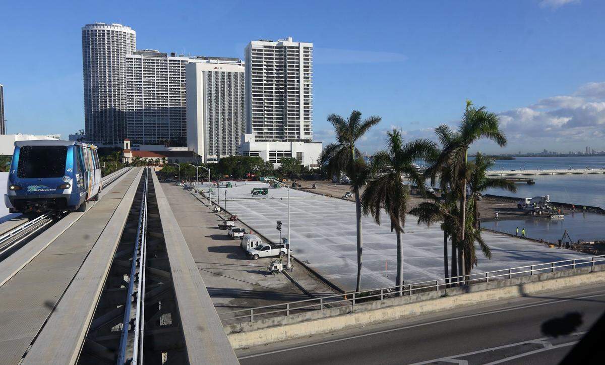 Art Miami is preparing its new location, at the site of the old Miami Herald building, at One Herald Plaza, NE 14th St. on Biscayne Bay.