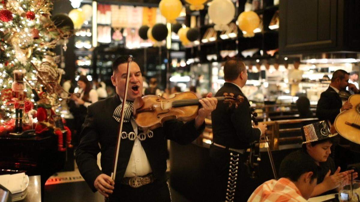 Mariachis at Cantina La Veinte