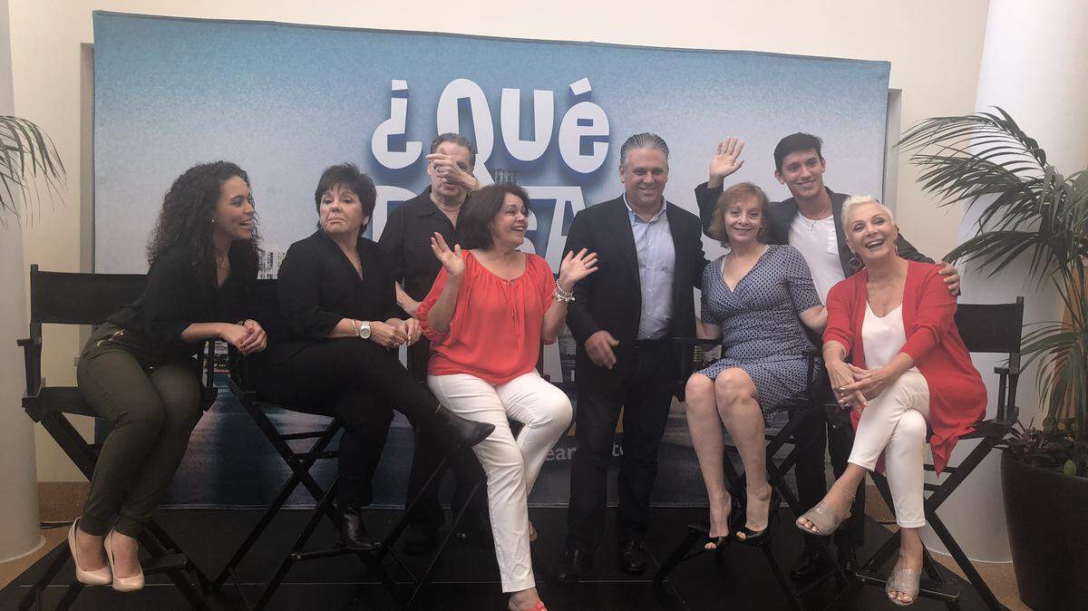 The cast of the new ¿Qué Pasa, USA?