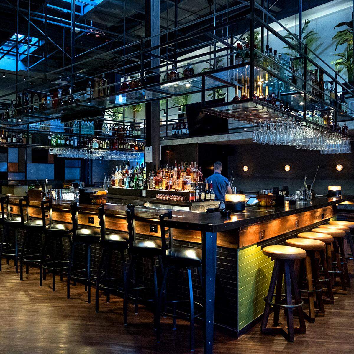 rácket is the newest posh bar and lounge in Wynwood.