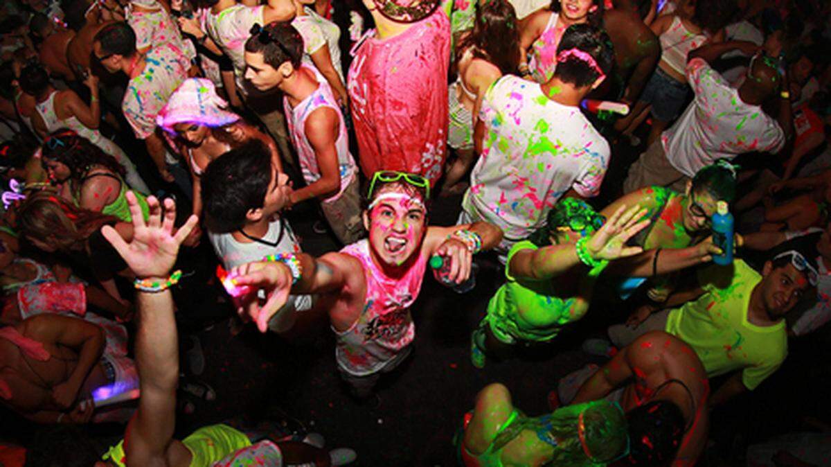 The Life In Color (formerly known as Dayglow) event with splattered paint and DJs took place at the Miami Beach Convention Center on Friday, Dec. 28. Photo: Tomas Loewy
