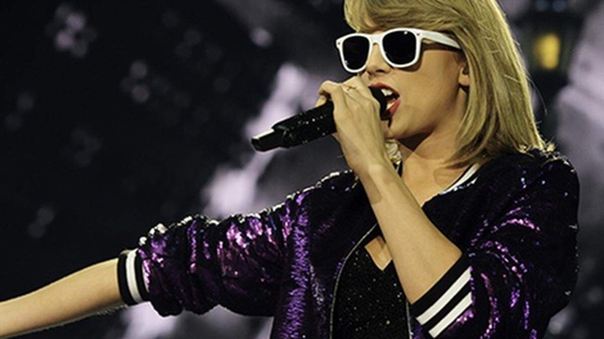 Taylor Swift performs in Miami for her 1989 World Tour. Photo: Vladimir Lorenzo
