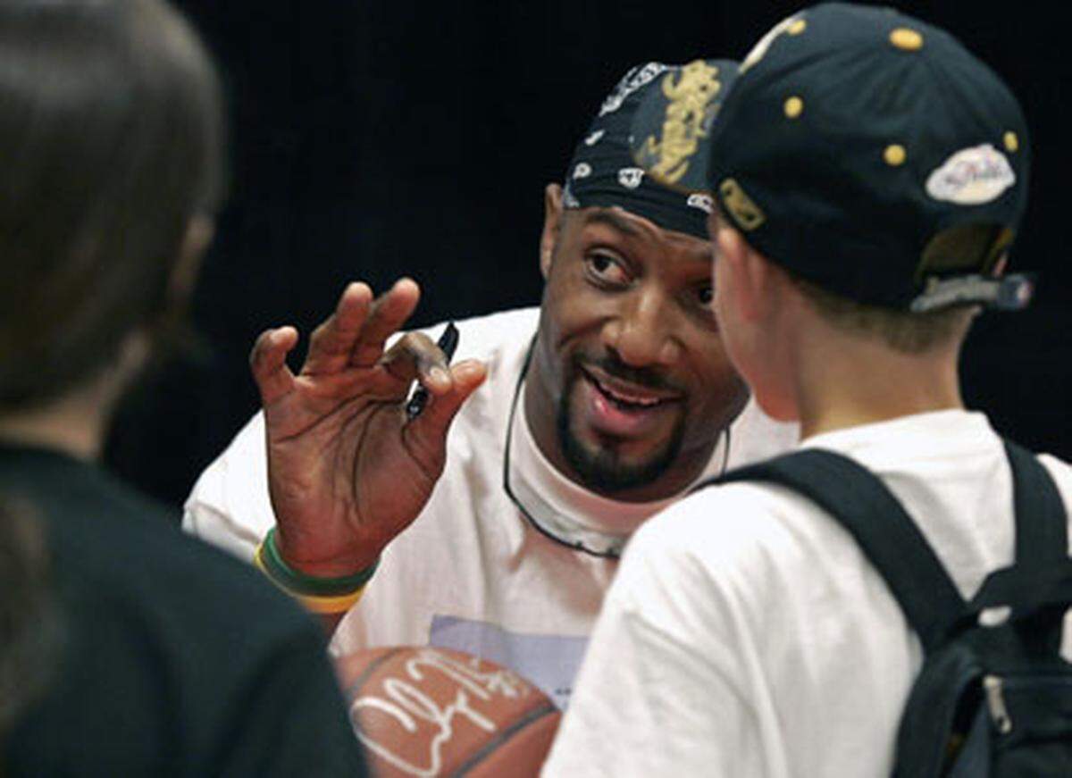 Alonzo Mourning. Photo: Al Diaz.