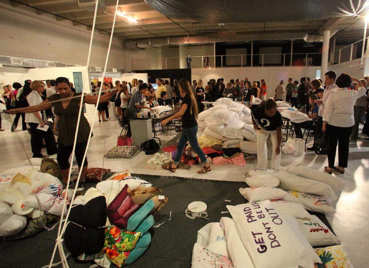 The Margulies Art Warehouse hosted the 'Hope Blossoms' LotusFundraiser. Photo: Tomas Loewy.