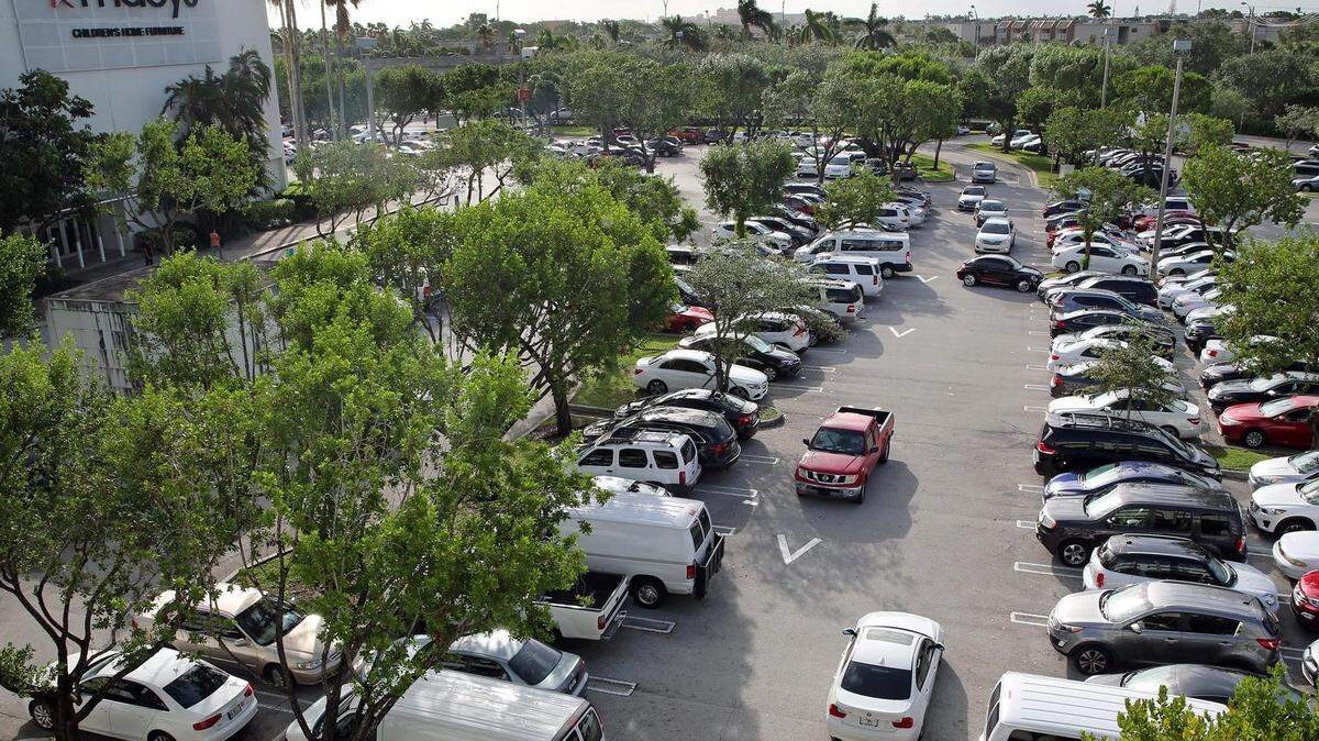 Parking at Dadeland Mall can be difficult on a Saturday afternoon, let alone a shopping holiday.