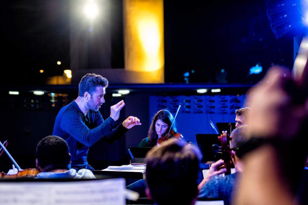 Jacomo Bairos leads the Nu Deco Ensemble in their repertoire that blends classics with today's hits.