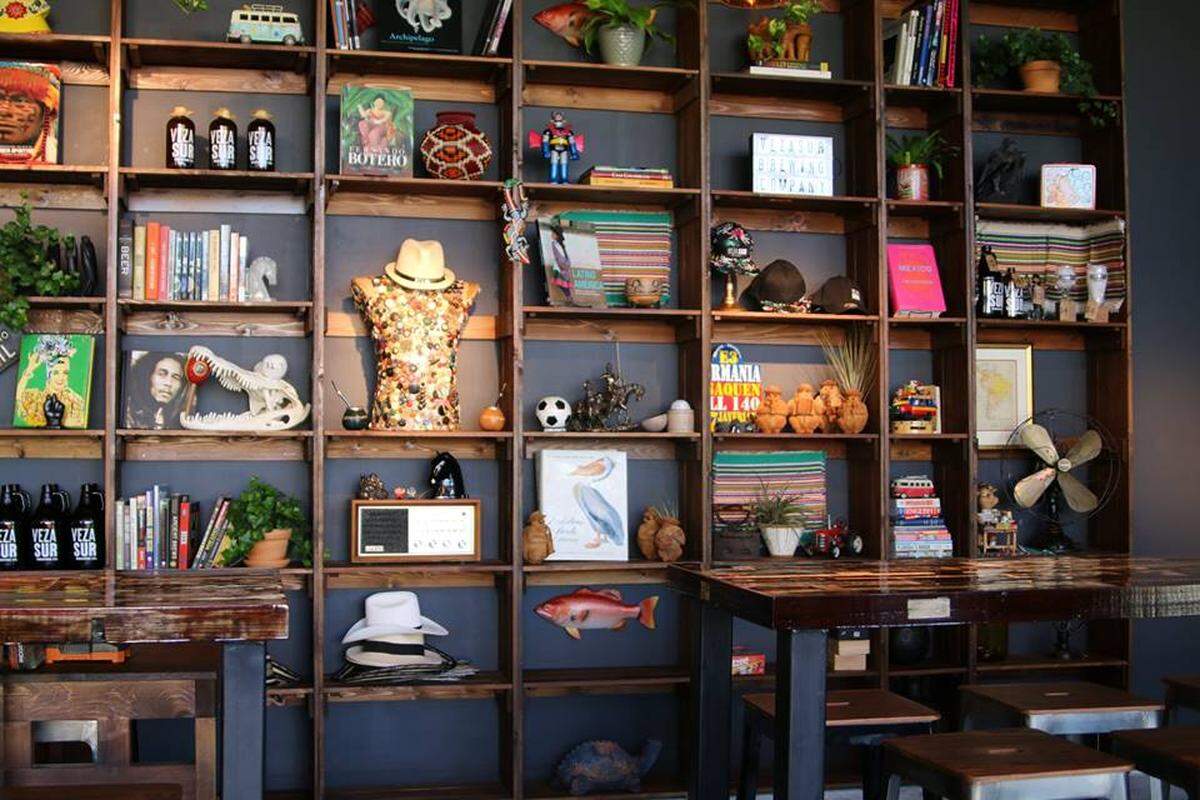 The Library Bar at Veza Sur. Photo by Naty Pascual.