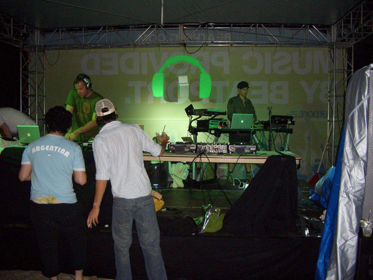 3-24-206 - DJ Rooster and Sammy Peralta of the Juicy Music label perform in the Beatport/M3 Sunset Session on March 24. The session was part of Remix Hotel Miami 2006, a showcase of urban-electronic music presented by Microsoft and Beatport, and held at the National Hotel on Miami Beach. DJs who took part included house legend Roger Sanchez, Deep Dish's "Dubfire'' Shirazinia and Sander Kleinenberg.
