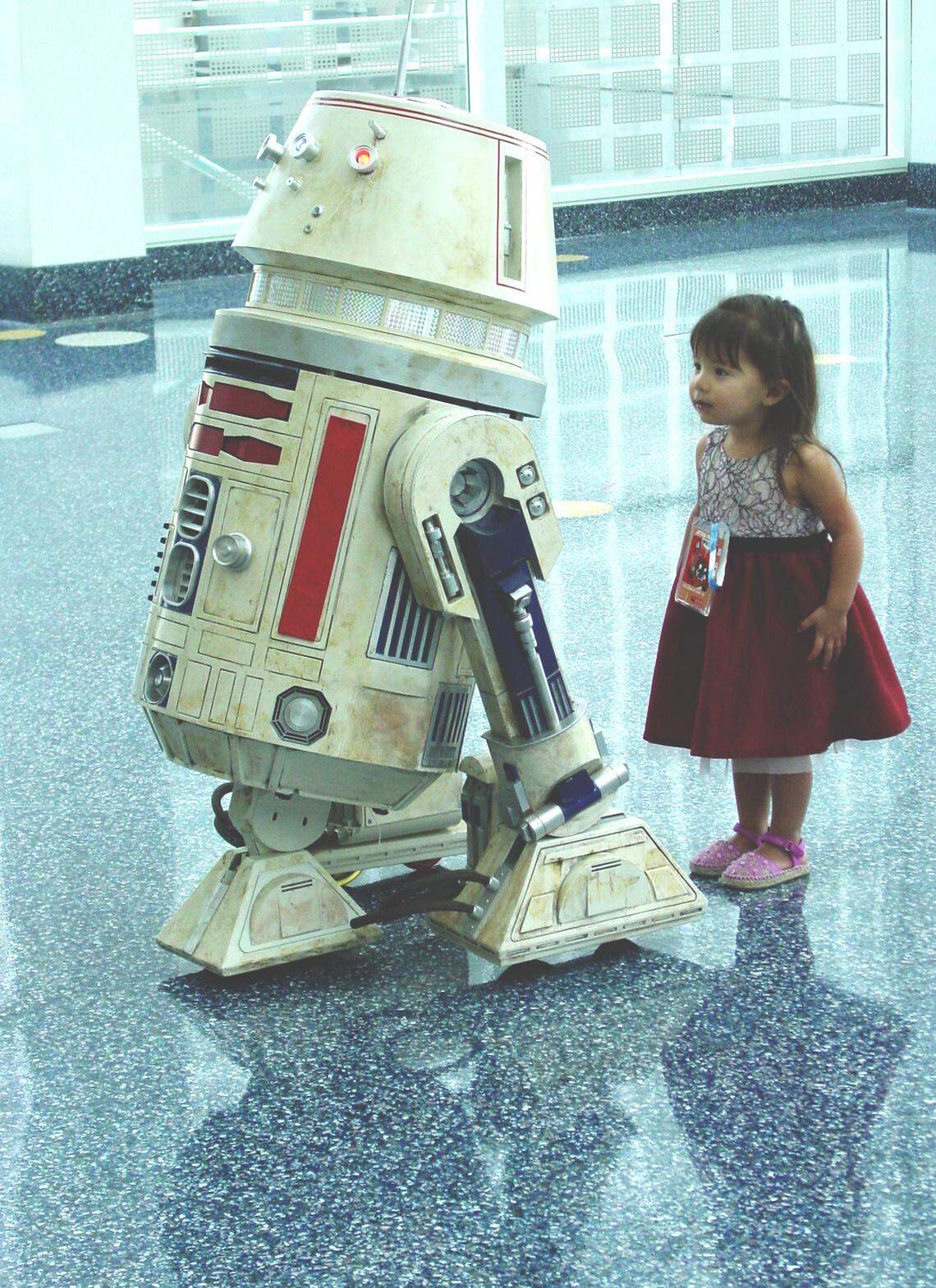 Making a new best friend at Star Wars Celebration. © Lucasfilm Ltd. &amp; TM. All Rights Reserved.