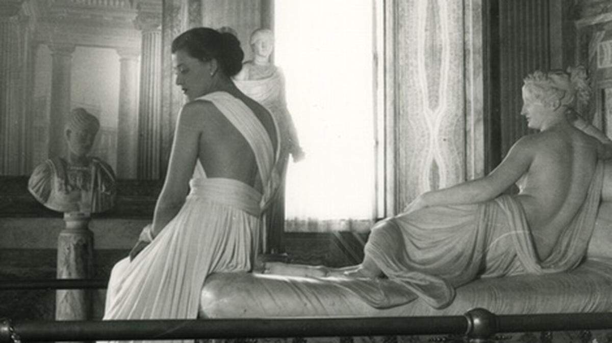 Sorelle Botti design at the galleria Borghese, Rome, 1947. Photograph by Pasquale De Antonis.