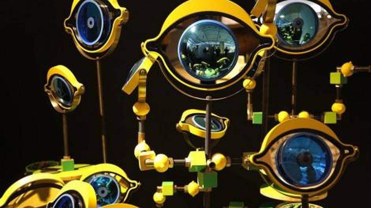 The geometric design that uses mirrors and metal pieces at Design Miami 2016.