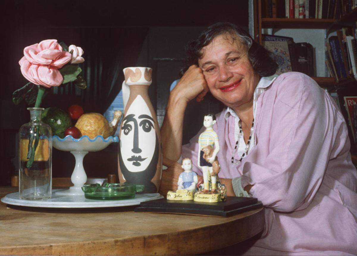 Barbara Capitman relaxes at home in Miami Beach. 4/22/1982