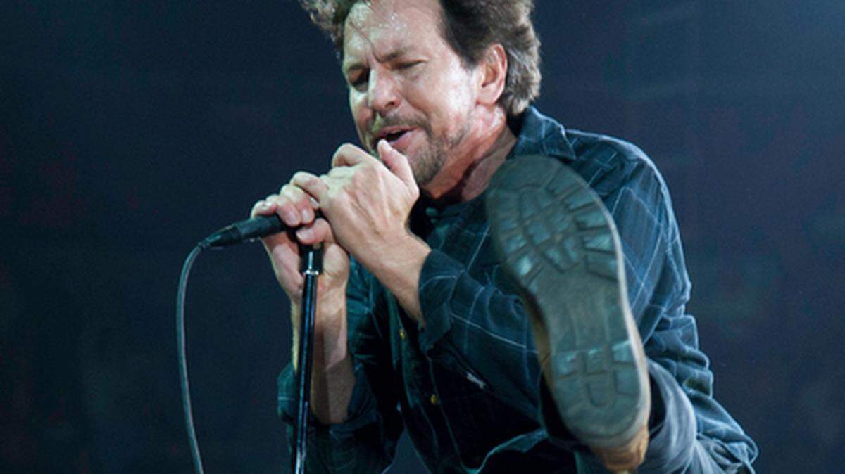 Eddie Vedder of Pearl Jam at AmericanAirlines Arena. Photo: Vladimir Lorenzo @photobyvlad