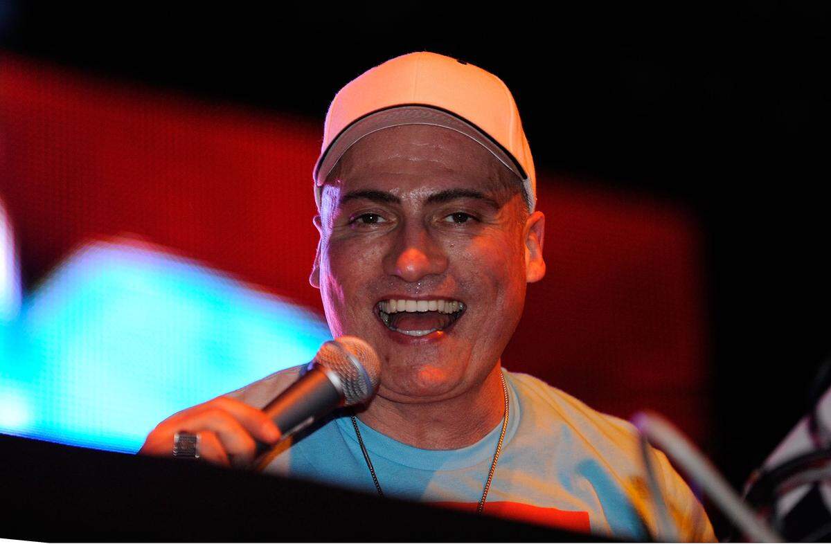 INDIO, CA - APRIL 27:  Danny Tenaglia performs during day 3 of the Coachella Valley Music and Arts Festival at the Empire Polo Field on April 27, 2008 in Indio, California.  (Photo by Charley Gallay/Getty Images)