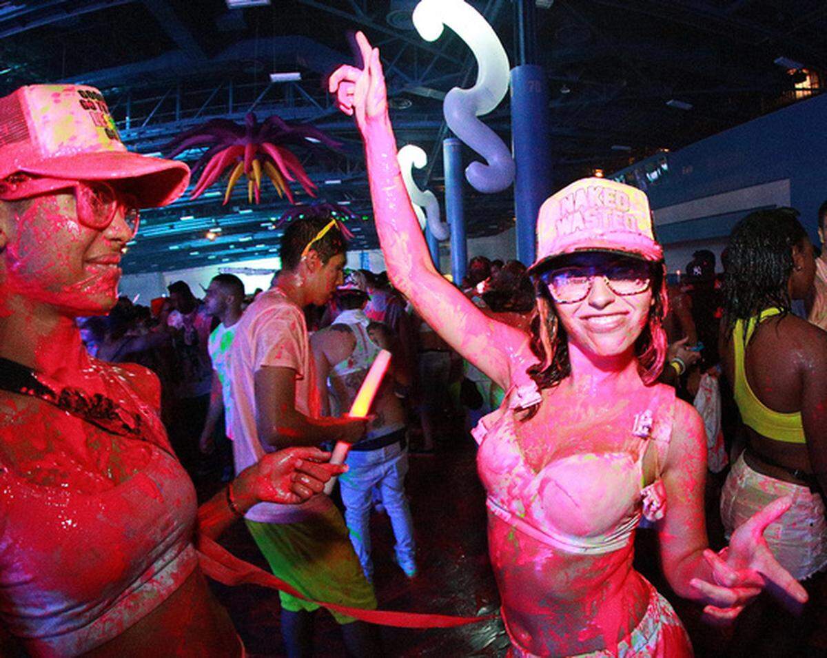 The Life In Color (formerly known as Dayglow) event with splattered paint and DJs took place at the Miami Beach Convention Center on Friday, Dec. 28. Photo: Tomas Loewy