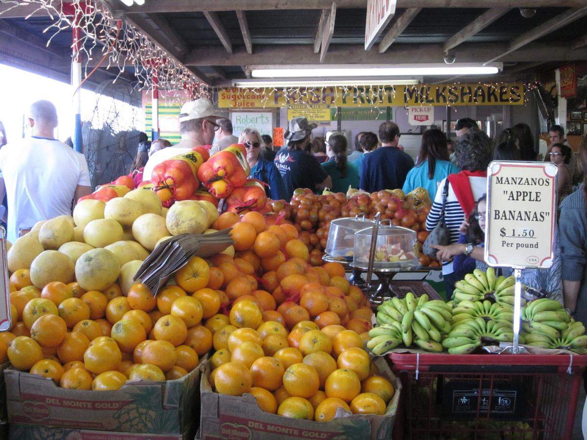 Customers line up for fresh fruit milkshakes, including exotic varieties like the sapodilla-Key lime combo, at Robert Is Here, a family-run fruit stand in Homestead, Fla. Illustrates FLORIDAFRUIT (category t) by Lea Winerman (Post special). Moved Tuesday, Feb. 28, 2012. (Lea Winerman for The Washington Post).
