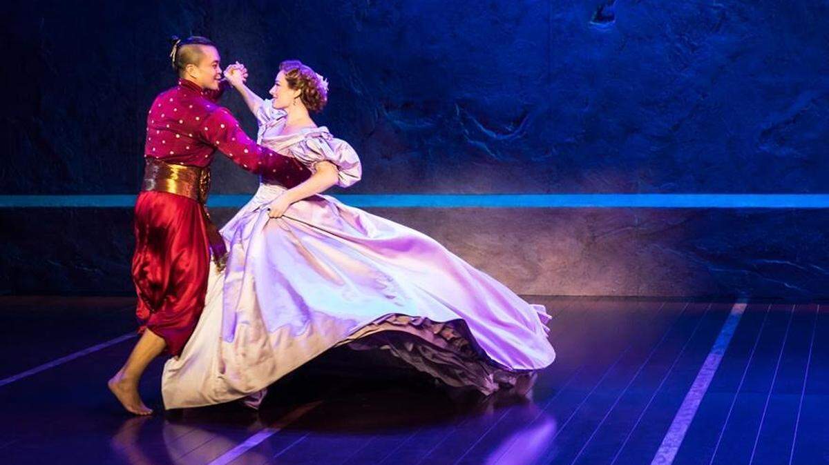 Laura Michelle Kelly and Jose Llana get their dance on in 'The King and I.'