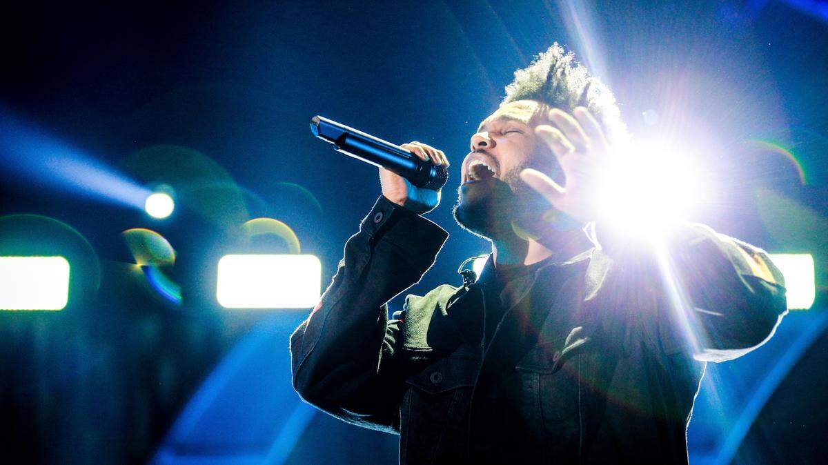 LAS VEGAS, NV - SEPTEMBER 22:  The Weeknd performs onstage during the 2017 iHeartRadio Music Festival at T-Mobile Arena on September 22, 2017 in Las Vegas, Nevada.  (Photo by Rich Fury/Getty Images for iHeartMedia)