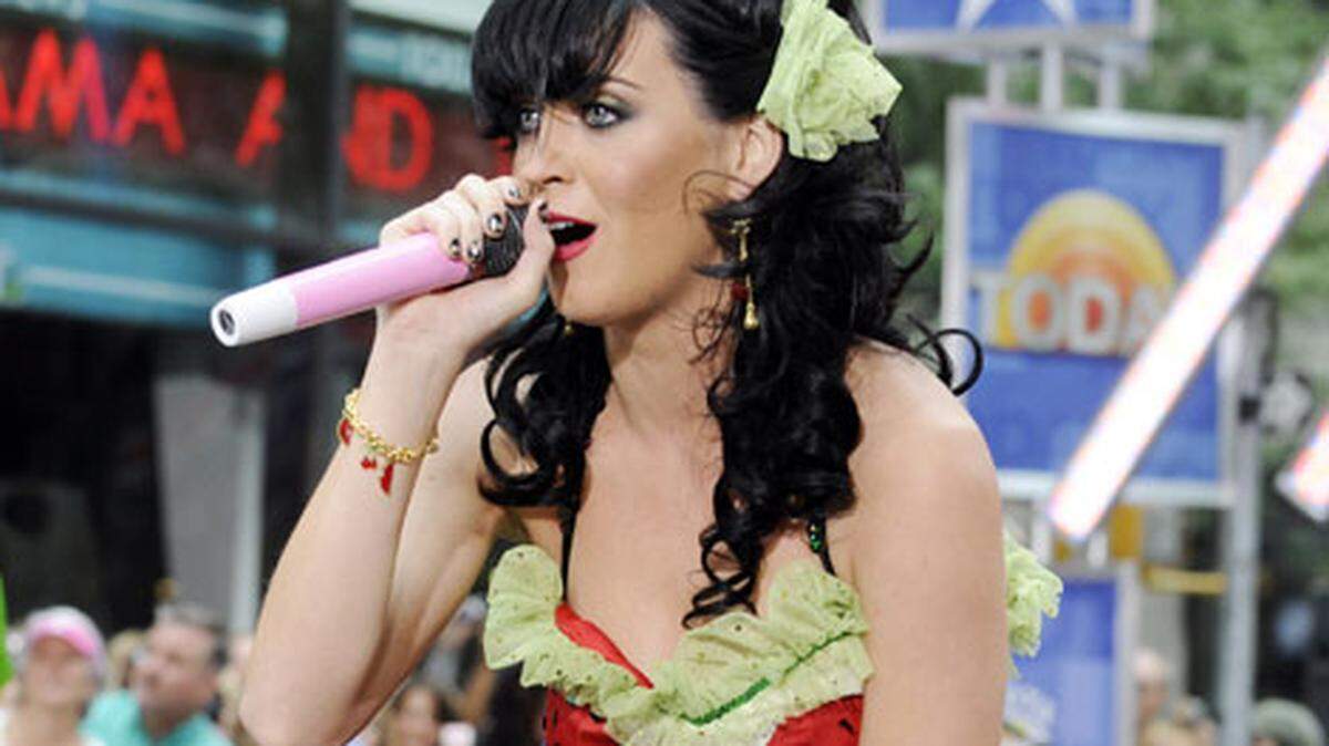 Katy Perry will headline Jingle Ball 2010 (AP photo)