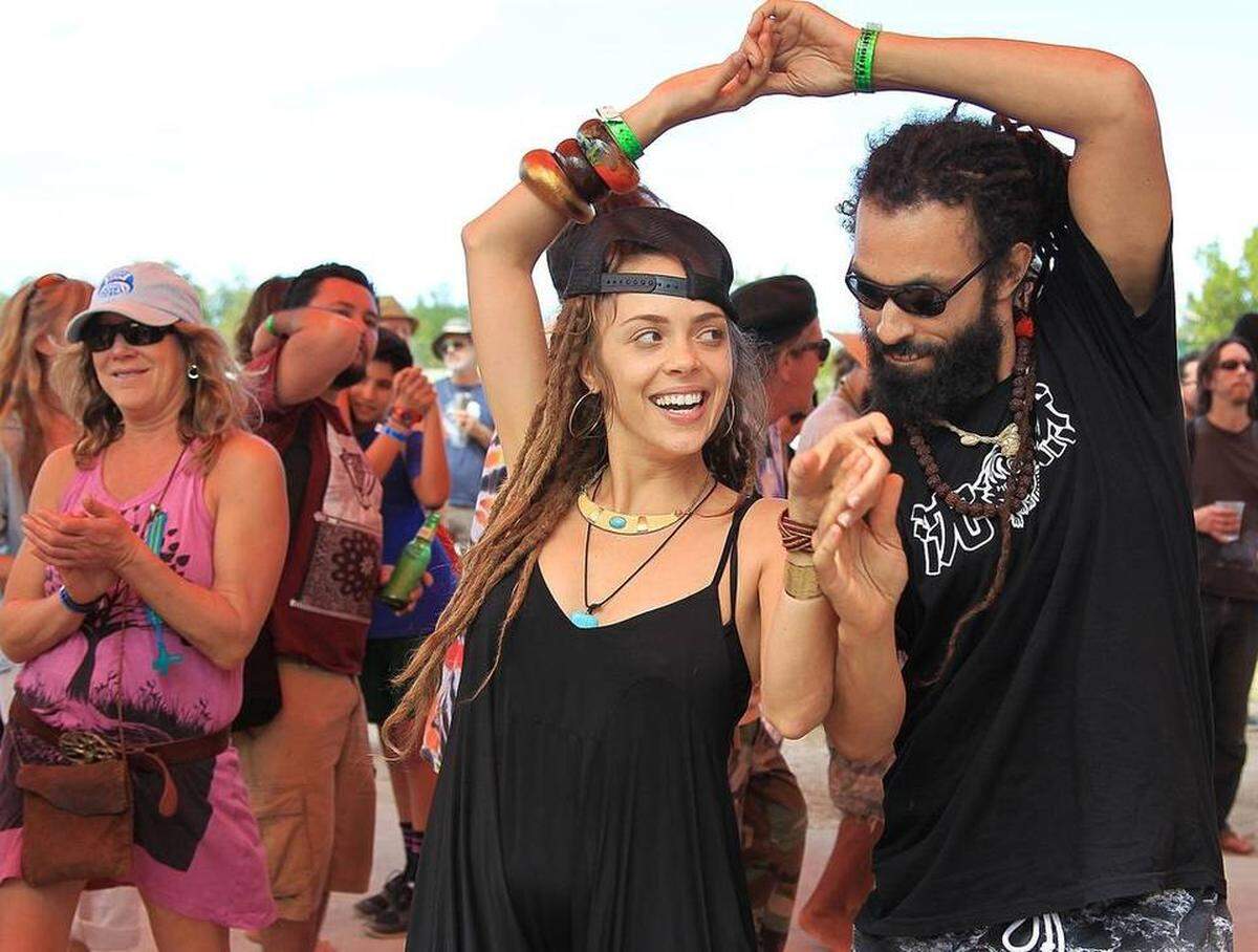 Grassroot Festival un evento multicultural, y para toda la familia que cuenta con presentaciones de grupos como The Blind Spots, Locos por Juana entre otros. Del 21-28 de febrero en el Historic Virginia Key Beach Park, 4020 Virginia Beach Dr., Key Biscayne. Del 22 al 26 de febrero se presentará en Wynwood Yard, Lagniappe House, North Beach Band Shell y Concrete Beach Social Hall.