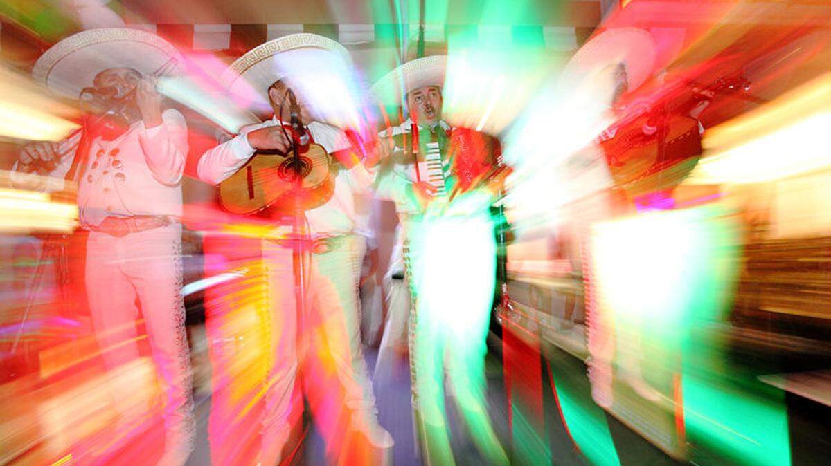 Scenes from the Cinco de Mayo festivities on Espanola Way in Miami Beach. Photo by Eduardo Ford