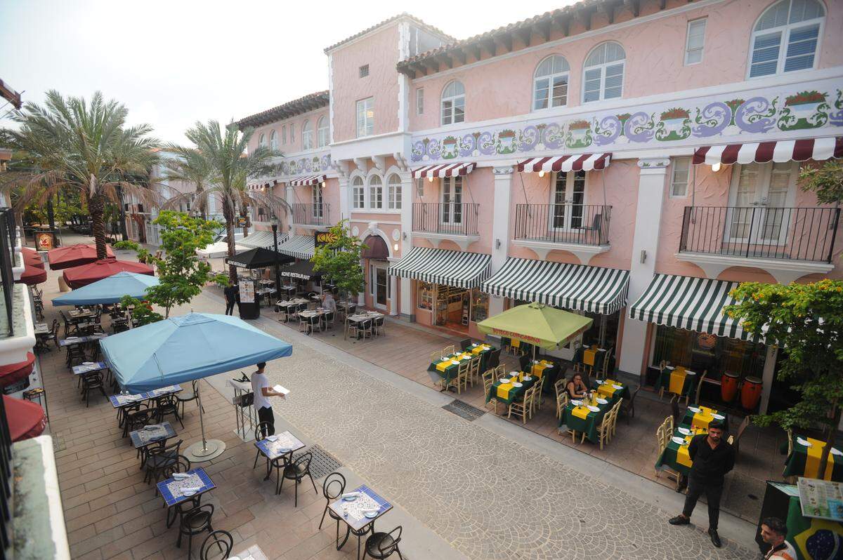 New restaurants line Española Way.