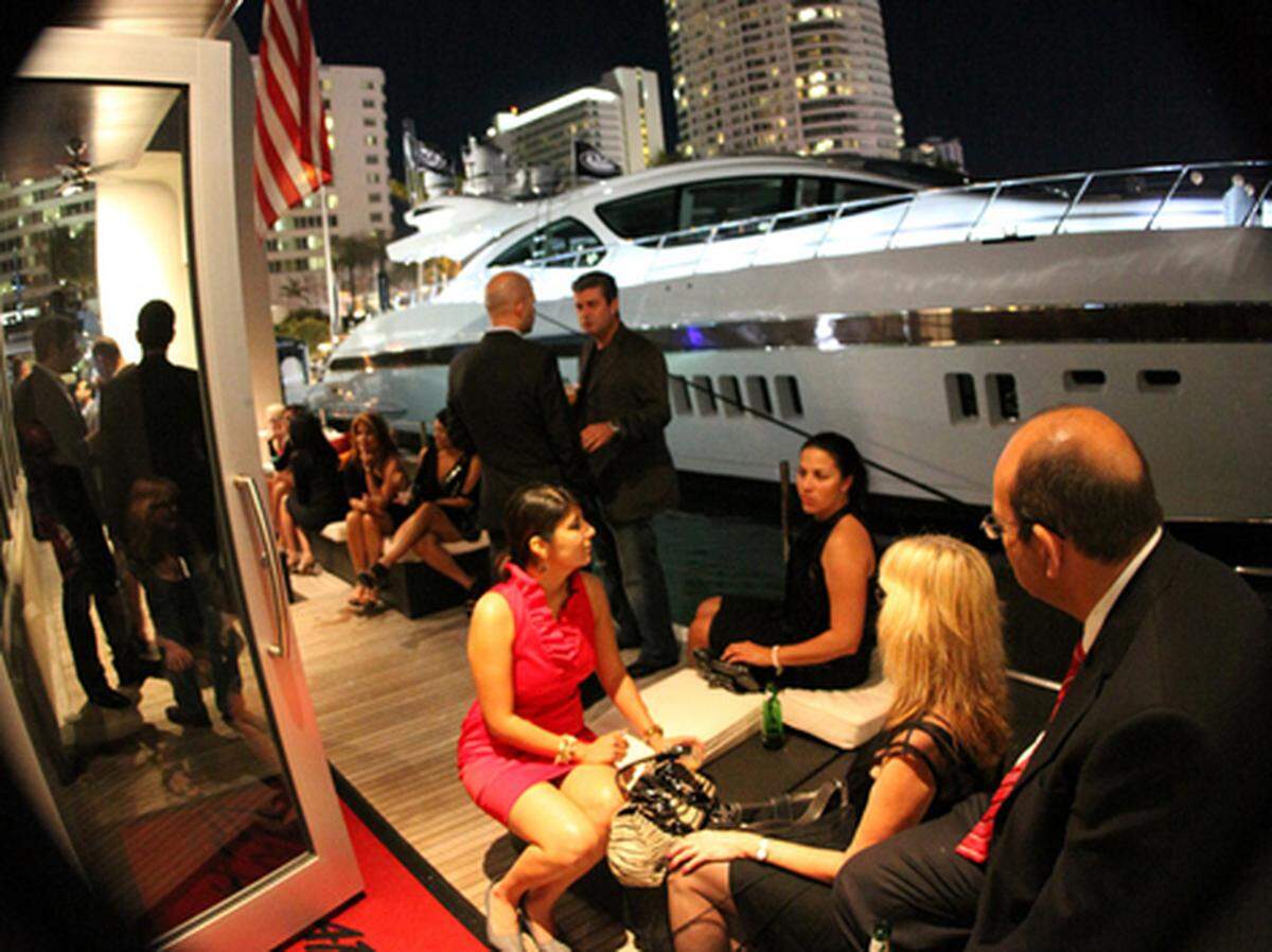 Giroski, Lazzara Yachts and Yacht Direct teamed with PureScandi for a private event during the 2011 Miami Yacht Show. Photo: Tomas Loewy