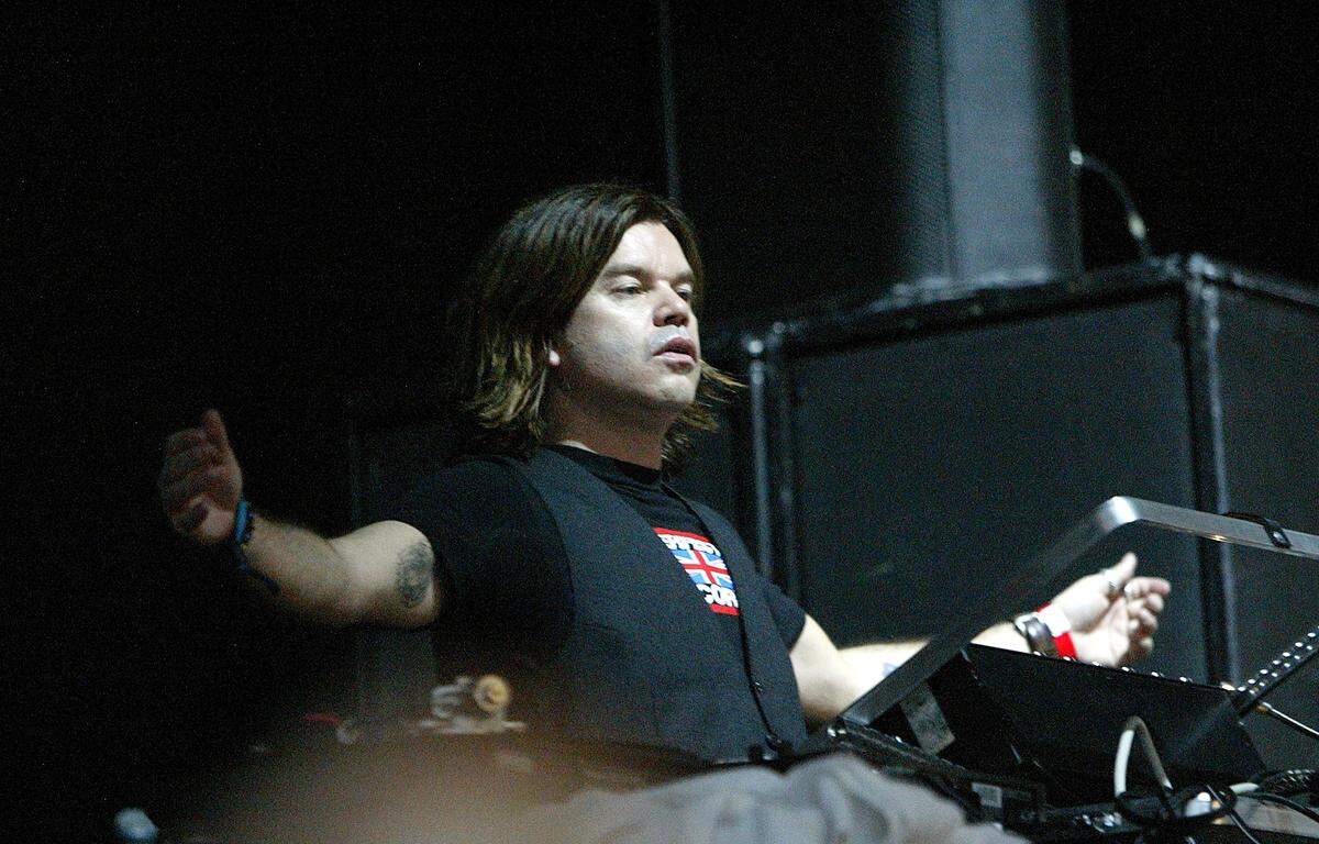 DJ Paul Oakenfold's latest, "A Lively Mind," is his second album of original music. Illustrates MUSIC-OAKENFOLD (category e) by Geoff Boucher (c) 2006, Los Angeles Times. Moved Thursday, June 29, 2006. (MUST CREDIT: Los Angeles Times photo by Spencer Weiner.)