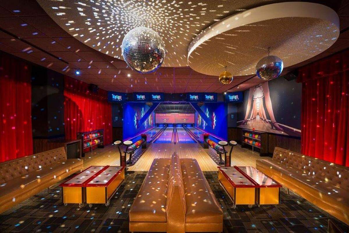Kings Doral is a multi-entertainment and dining complex with bowling, billiards and shuffleboard.