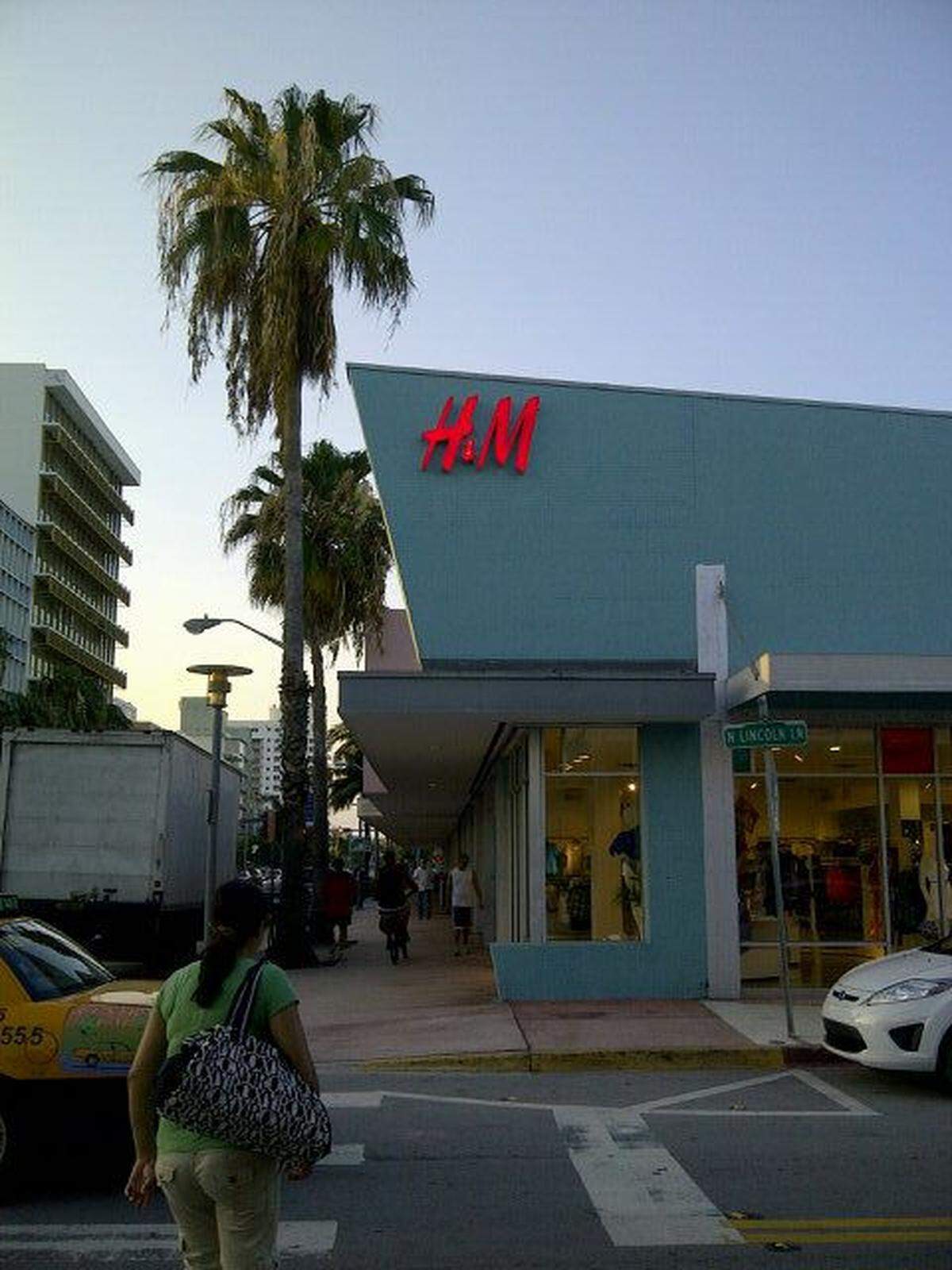 The H&amp;M Pop-Up Store off Lincoln Road at 1669 Meridian Ave., Miami Beach opens on Friday, June 1 at noon.