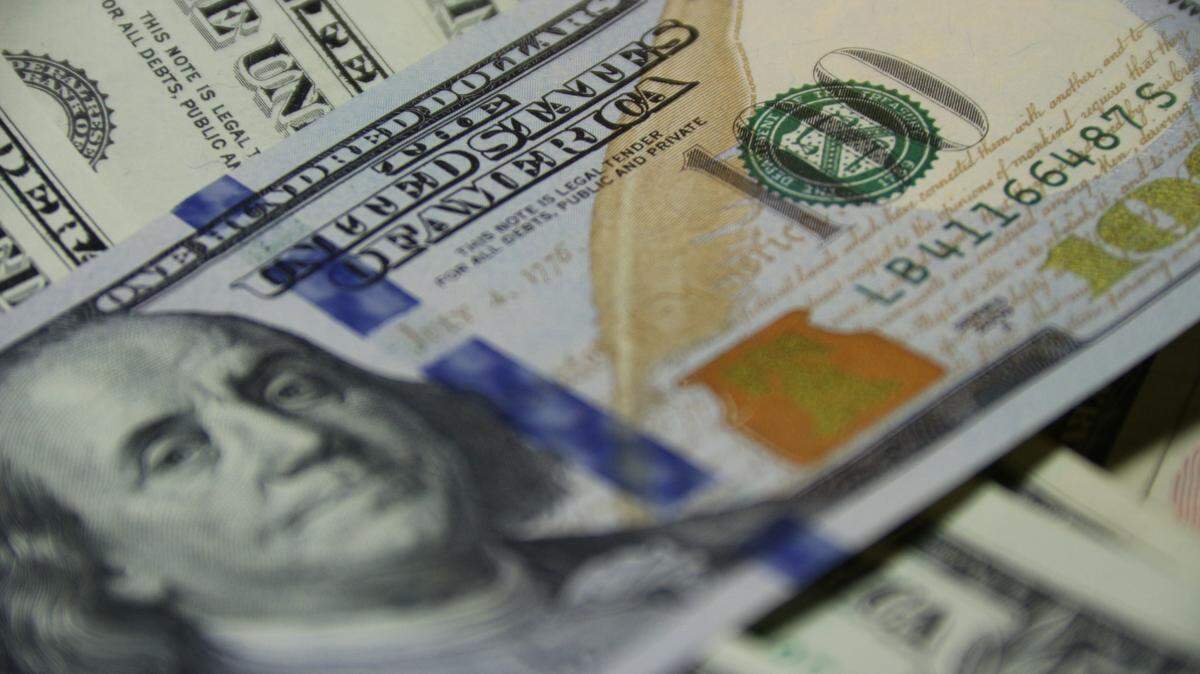A woman raised $15,000 for her family friend hurt in a car crash in Florida, then stole the money, NJ prosecutor says.