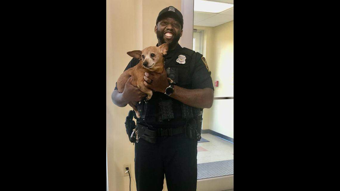 A “hero” officer helped to make the emotional reunion possible, a shelter said.