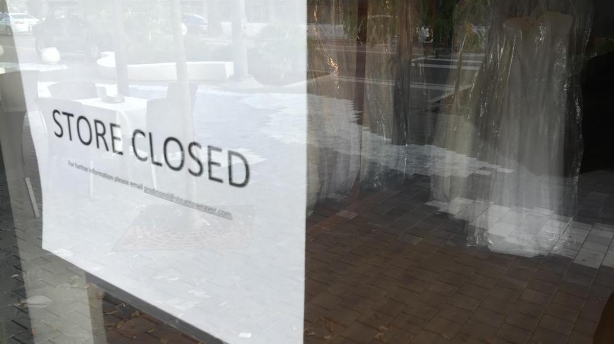 Alfred Angelo’s closed storefront on Miracle Mile in Coral Gables on Friday, July 14, 2017.