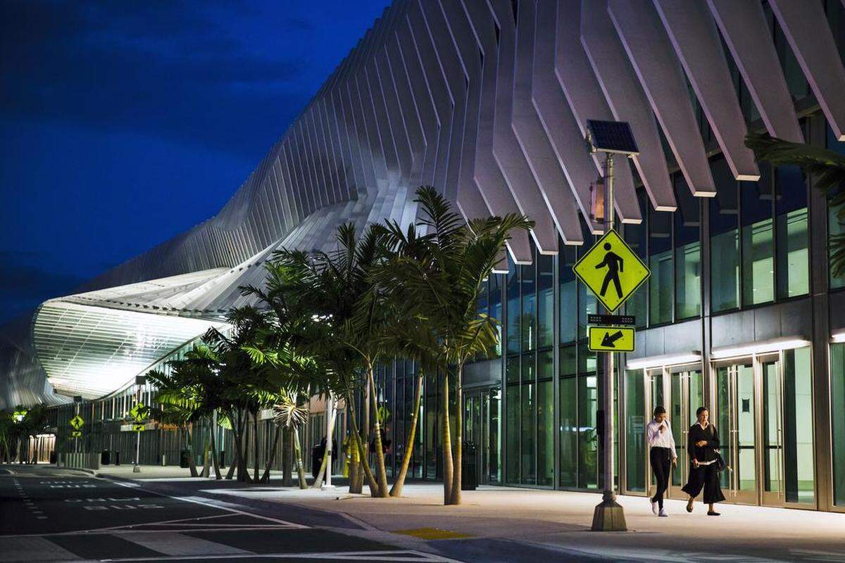 The recently renovated Miami Beach Convention Center in Miami Beach, which hosted the 17th edition of Art Basel Miami Beach, has a refreshed look with about 500 angled aluminum fins intended to evoke waves.