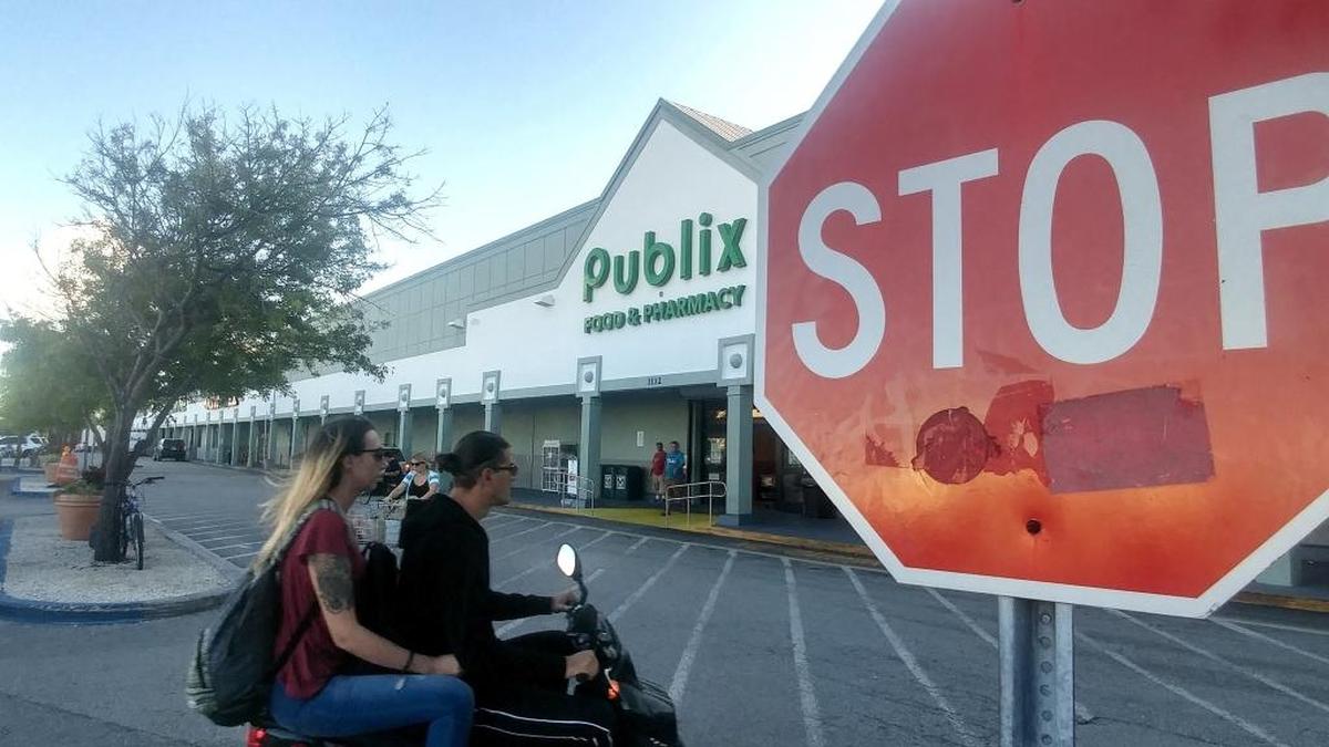 Publix supermarkets are closed on Christmas but you can get what you need on Christmas Eve.