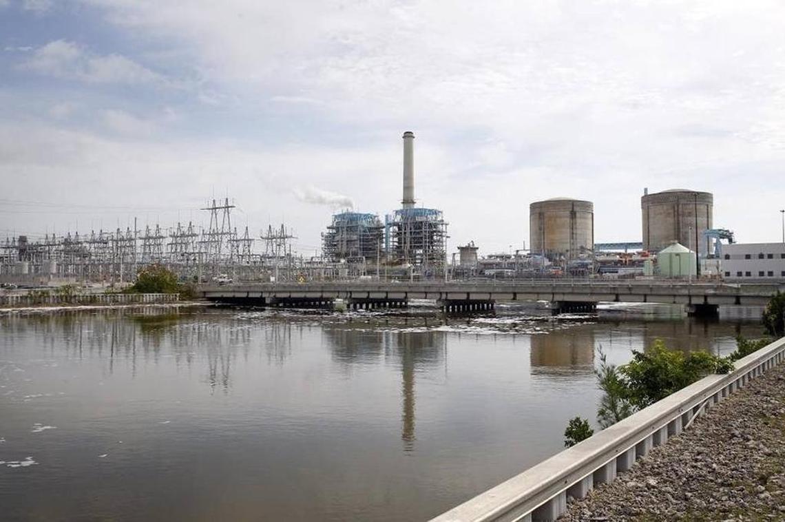 The FPL nuclear energy plant at Turkey Point, Monday, March 28, 2016. In the center are Turkey Point’s two oil/natural gas-fired generation units (Units 1 and 2) and to the right are the two nuclear Westinghouse pressurized water reactors (Units 3 and 4).