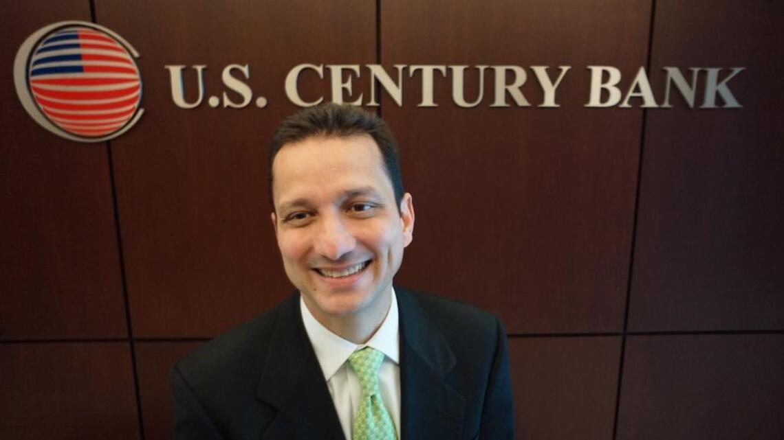 CEO of U.S. Century Bank to step down