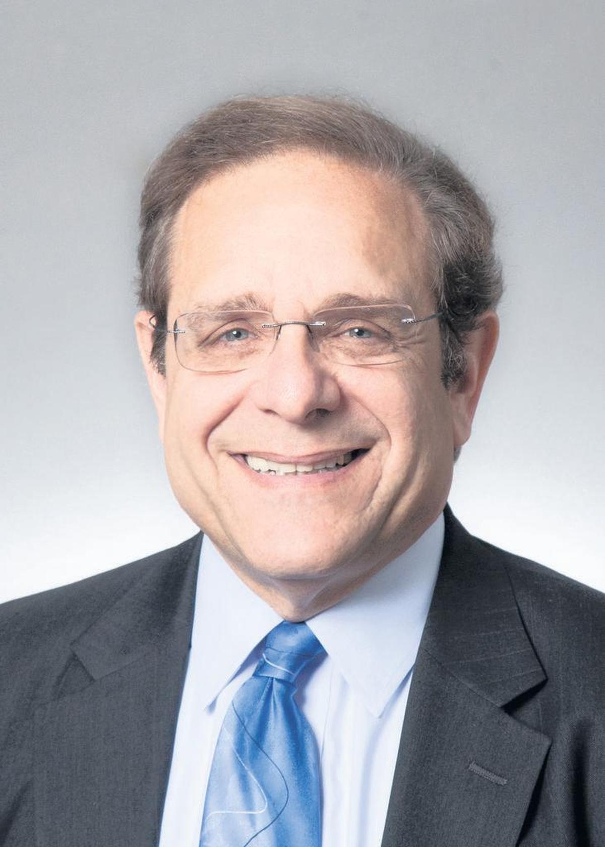 Mark J. Neuberger work out of Foley & Lardner’s Miami office. He is senior counsel and a litigation lawyer.