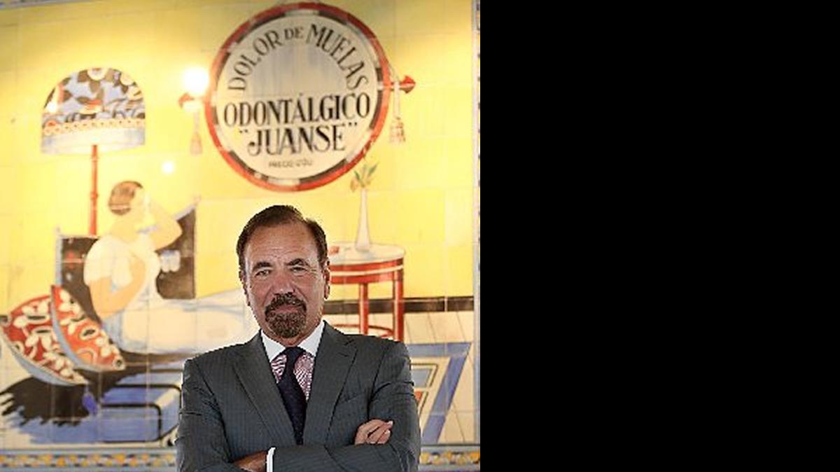 
Jorge M. Pérez, chairman of the Related Group, posed in front of a piece by Cuban artist Carlos Garaicoa, part of his collection, after talking about his trip to Cuba to visit Art Bienale. 
