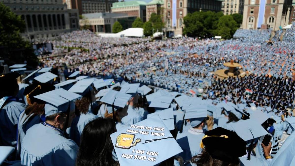 Muchos estudiantes consiguen becas para estudiar.