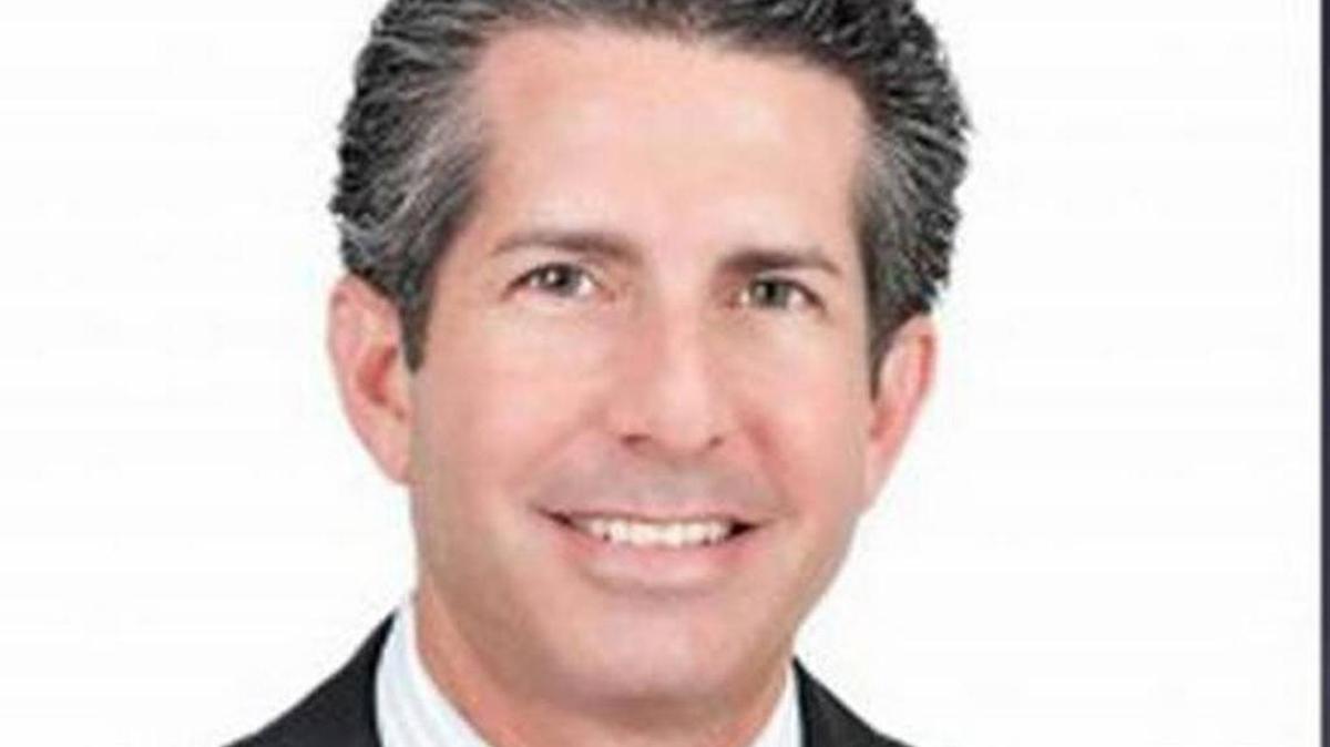 
Anthony Askowitz is the president and managing broker of RE/MAX Advance Realty.
