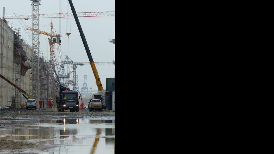 
The bed of the first chamber of new locks on the Pacific side of the Panama Canal will be crushed rock. August 2014.
