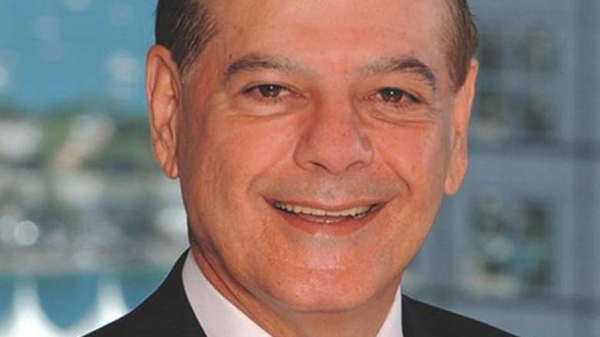 Receiving EY’s Entrepreneur of the Year Lifetime Achievement Award: Cesar L. Alvarez of Greenberg Traurig.