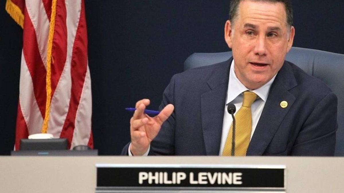 Miami Beach Mayor Philip Levine at a Miami Beach City Commission meeting. On Twitter and Facebook, Levine fired back at Airbnb in a Trump-like tirade over the weekend.