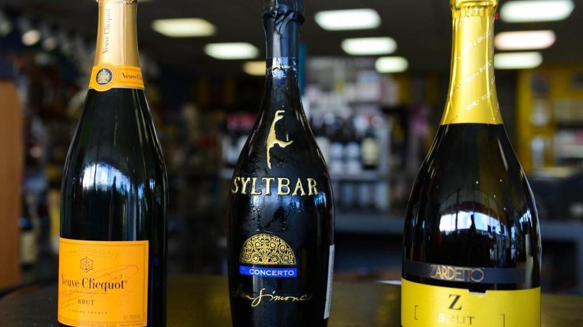 The Veuvre Cliquot sells for $44.99, the Syltbar prosecco is $19.99, and the Zardetto prosecco is $11.99.