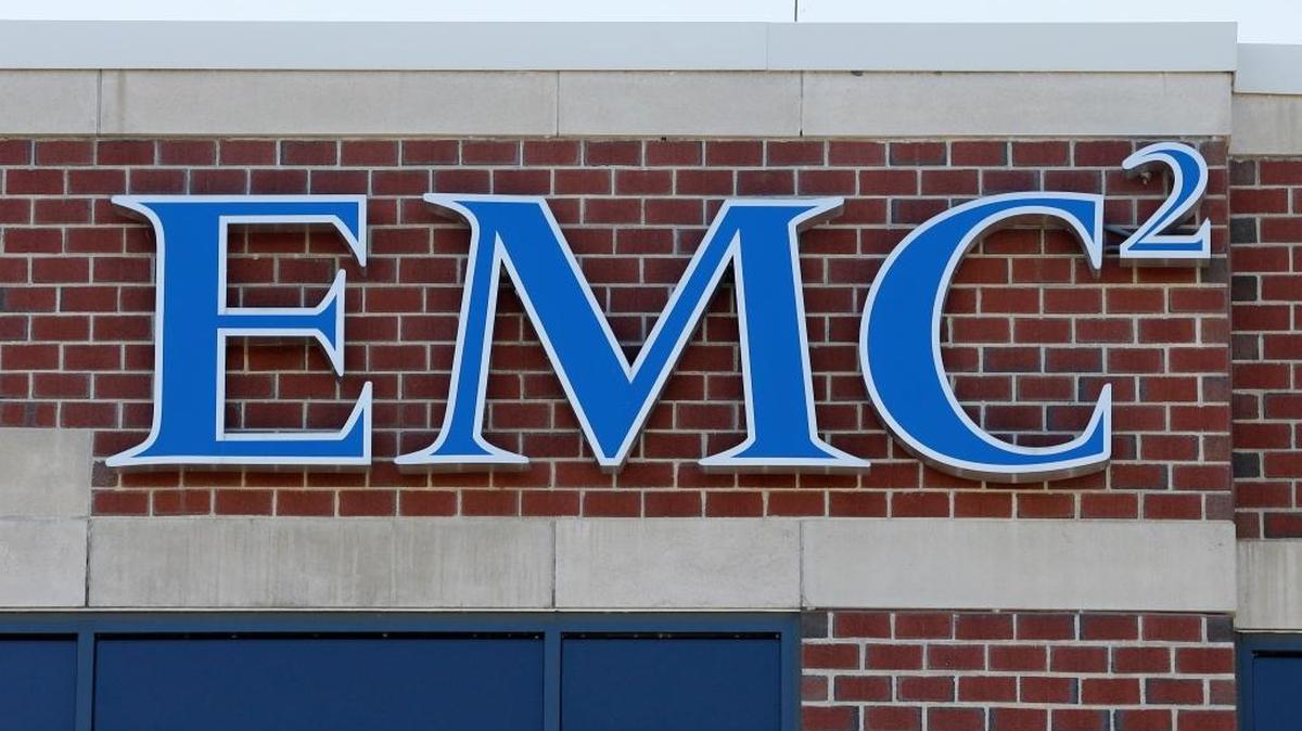 
An EMC logo is attached to a building on the company's corporate campus, Monday, Oct. 12, 2015, in Hopkinton, Mass. Dell is buying data storage company EMC in a deal valued at approximately $67 billion. 
